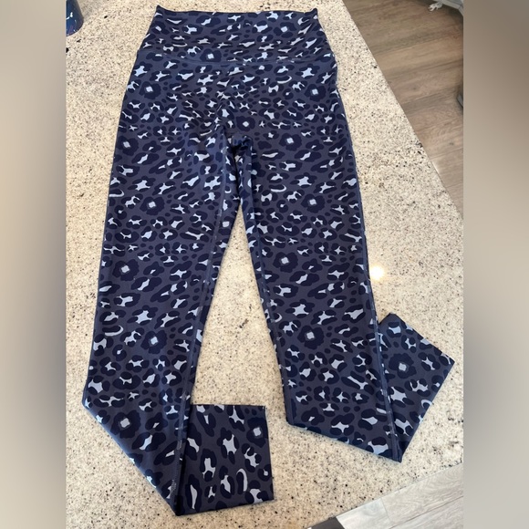 NEW Aerie Offline Goals 7/8 Leggings Medium - Picture 1 of 5